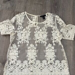Forever 21 Ivory Floral Lace Short Sleeve Top